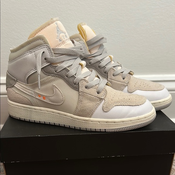 Air Jordan 1 Mid SE Craft